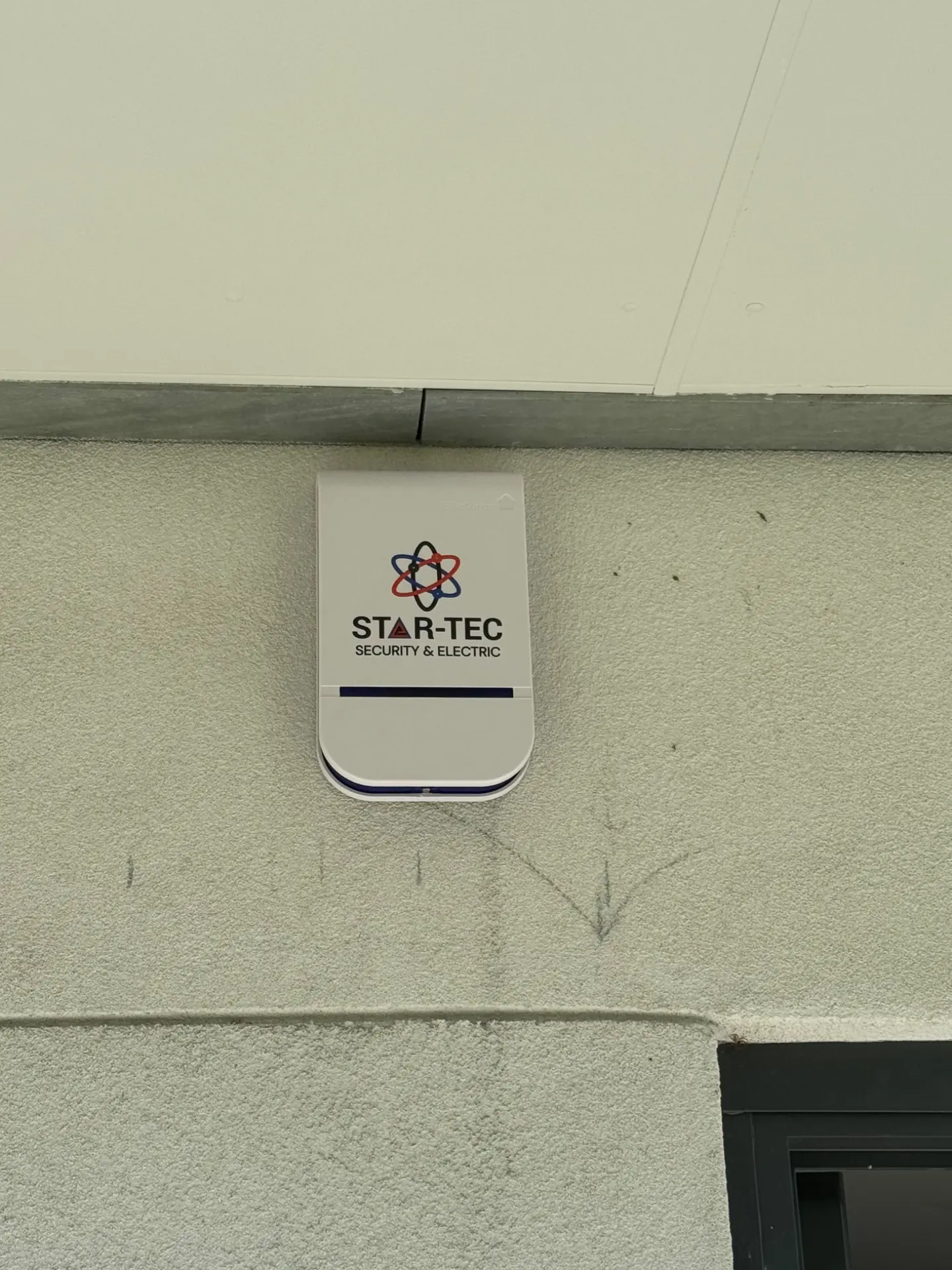 External alarm siren installed by STAR-TEC