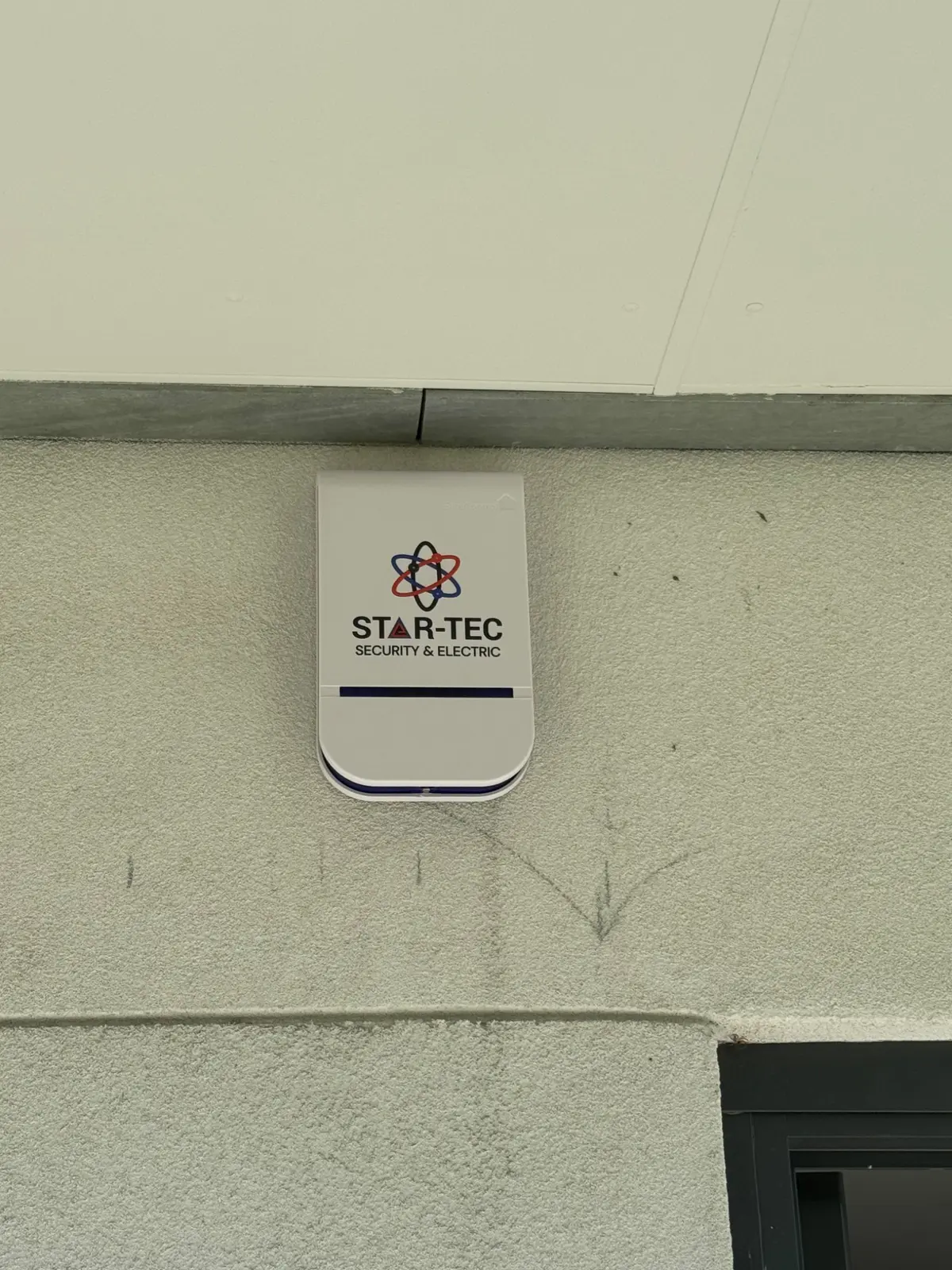 External alarm siren installed by STAR-TEC